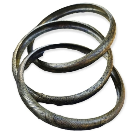 VINTAGE BRASS INDIAN INFINITY BRACELET - Picture 1 of 3